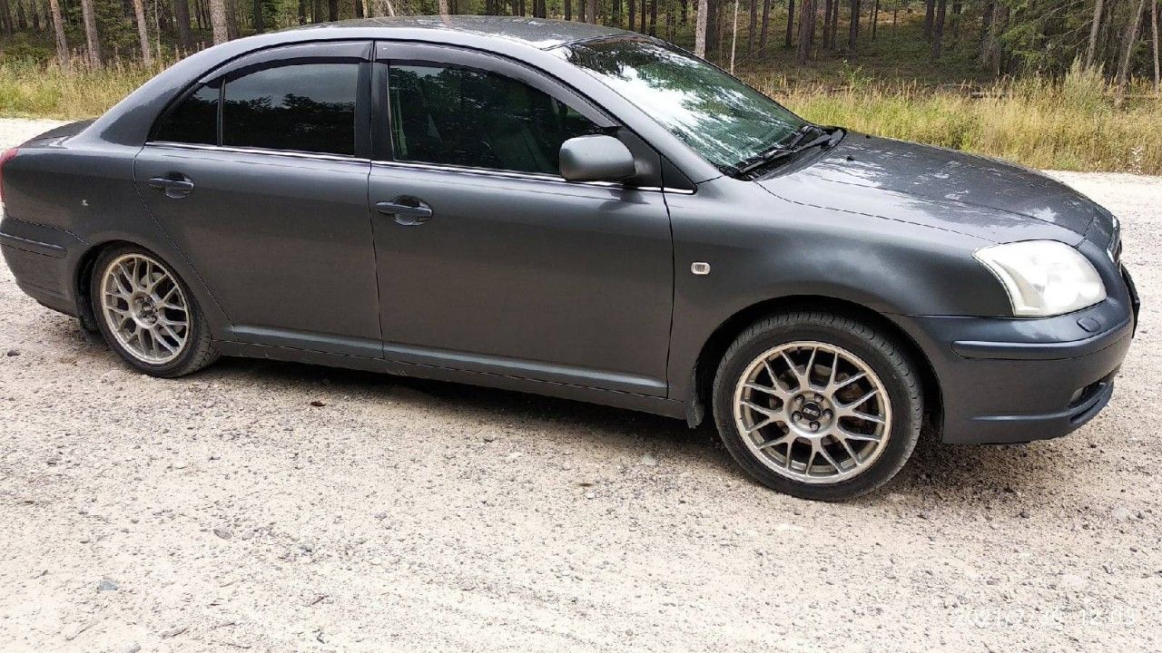 Toyota Avensis: фото владельца