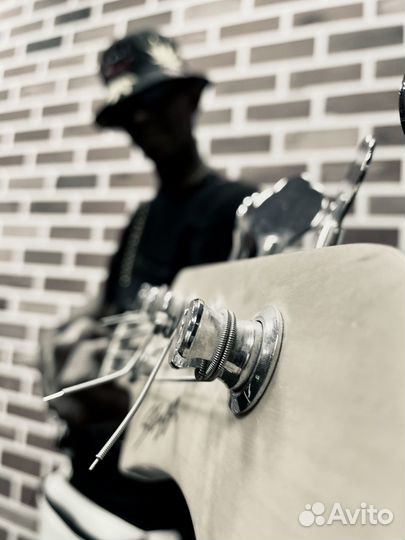 Продам бас гитару