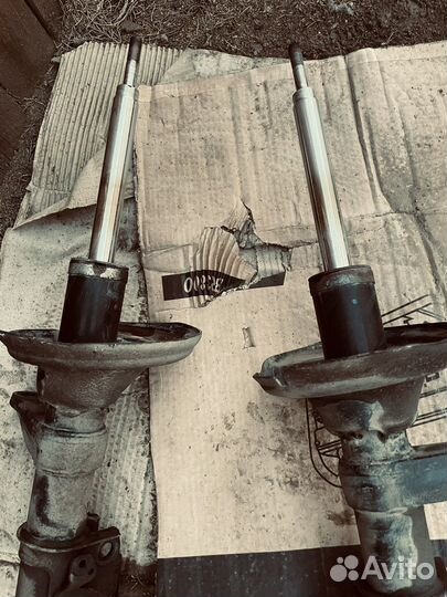 Передние стойки