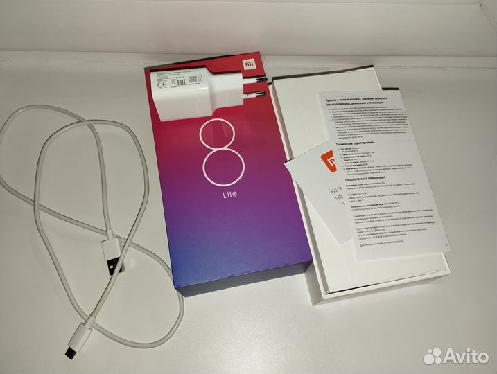 Смартфон Xiaomi Mi 8 Lite