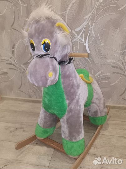 Детская качалка лошадь