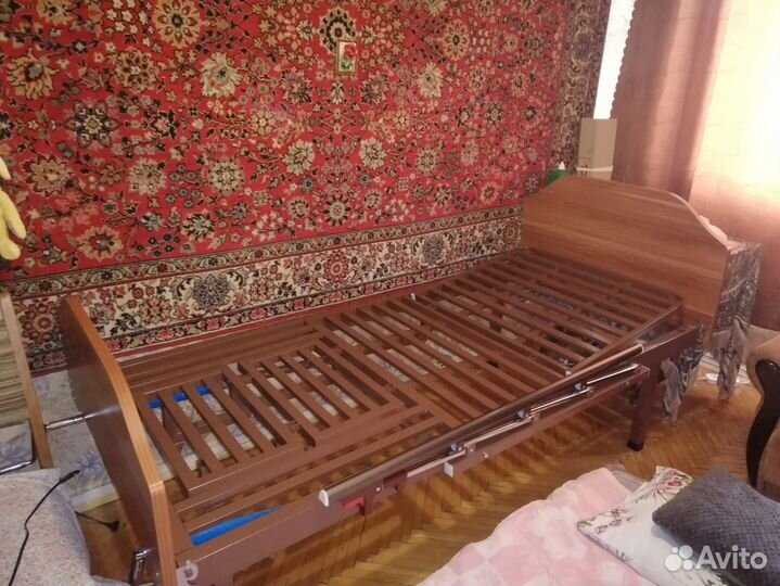 Медицинская кровать MET staut для лежачих больных