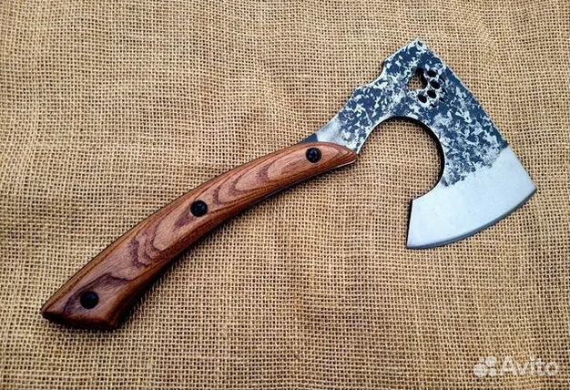 Красивый и брутальный топор походный Скиф