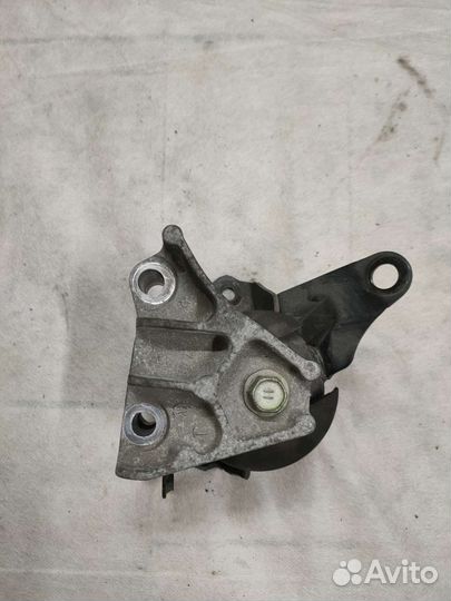 Подушка двигателя Тойота Авенсис т250