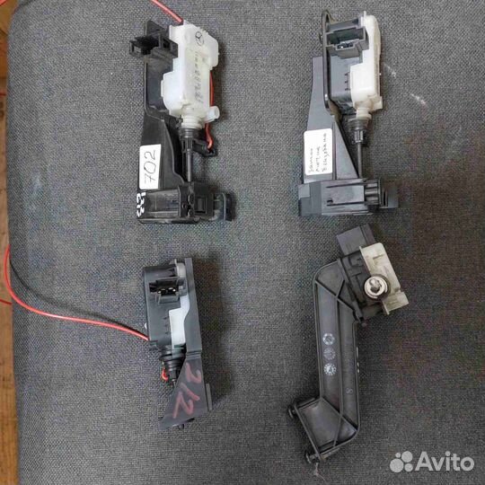 Мерседес 164,221,251 замок лючка топливного бака