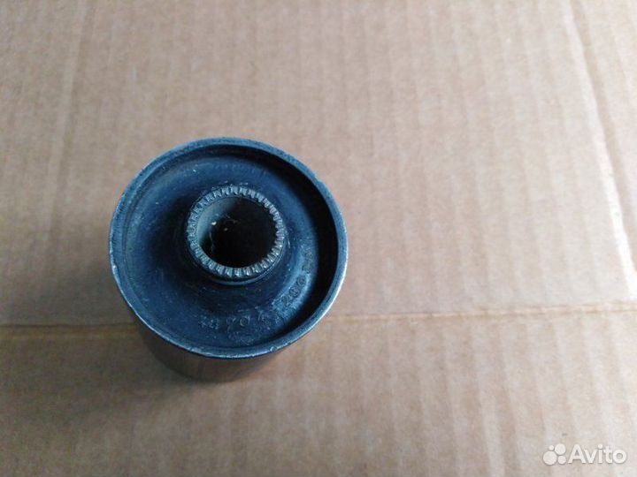 Сайлентблок заднего продольного рычага Toyota