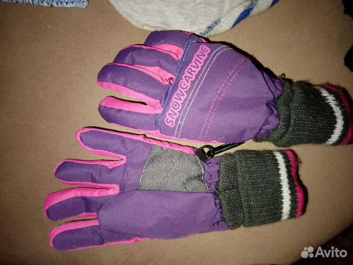 Шапки шлемы перчатки манишка пакетом