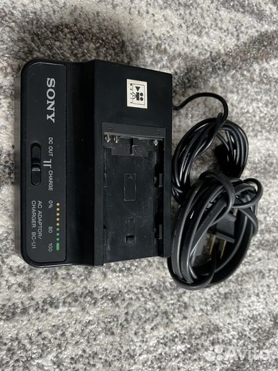 Зарядное устройство Sony BC-U1