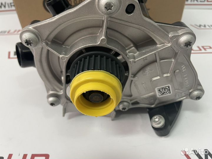 Водяной насос помпа Passat B8 Tiguan