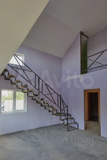 Дом 400 м² на участке 14 сот.