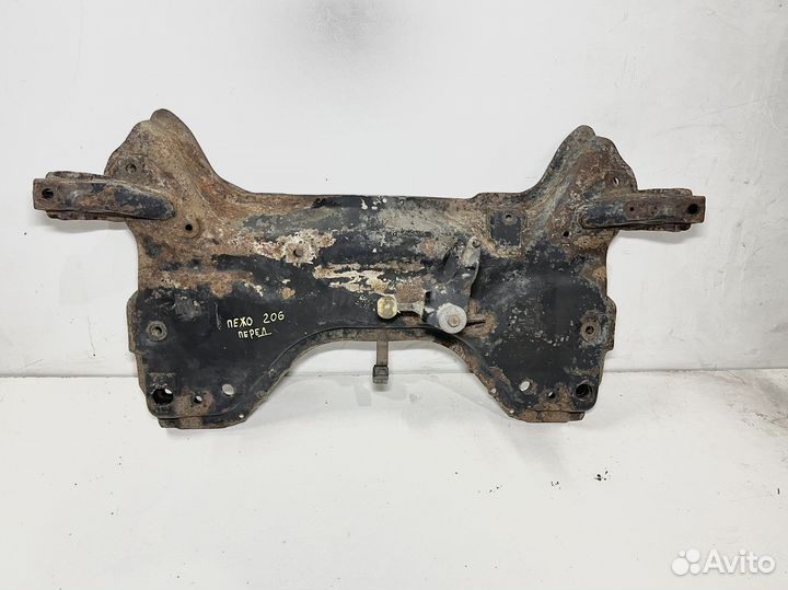 Подрамник передний Peugeot 206