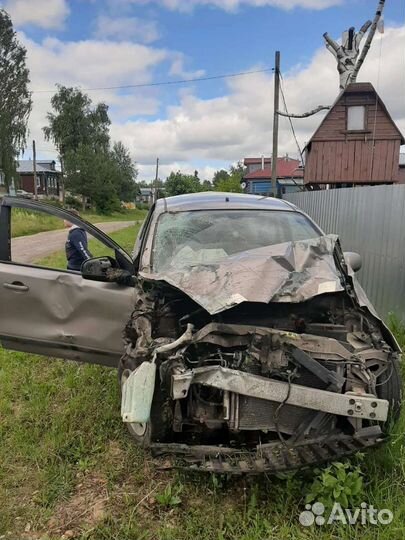 Nissan Note 1.4 МТ, 2007, битый, 180 000 км