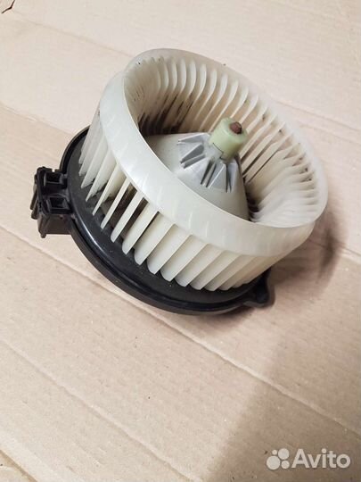 Моторчик печки Mitsubishi Galant 2007