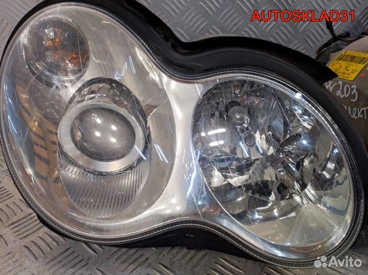 Фары ксенон комплект Mercedes W203 A2038203861