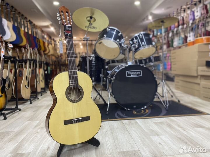 Классическая гитара cort AC 100