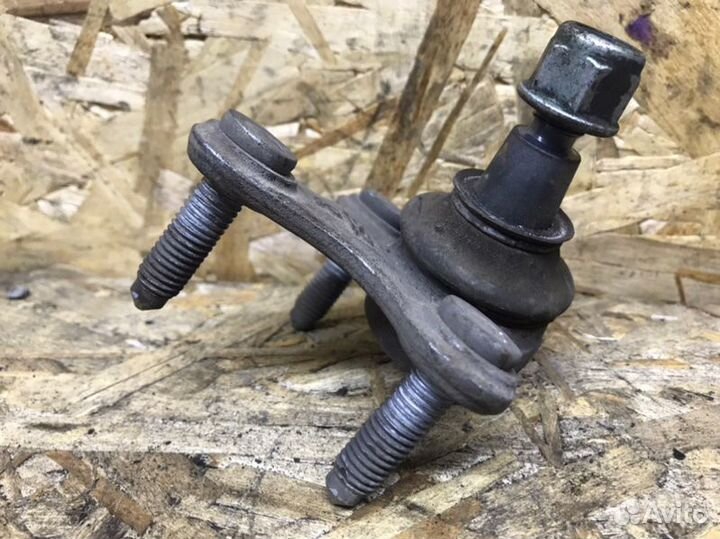 Шаровая опора передняя правая Audi A3 8P1 2.0 TDI