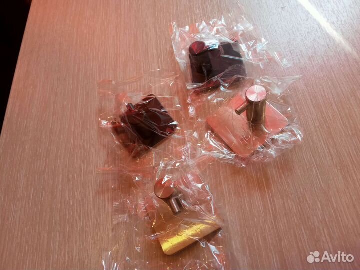 Крючок самоклеящейся 1шт