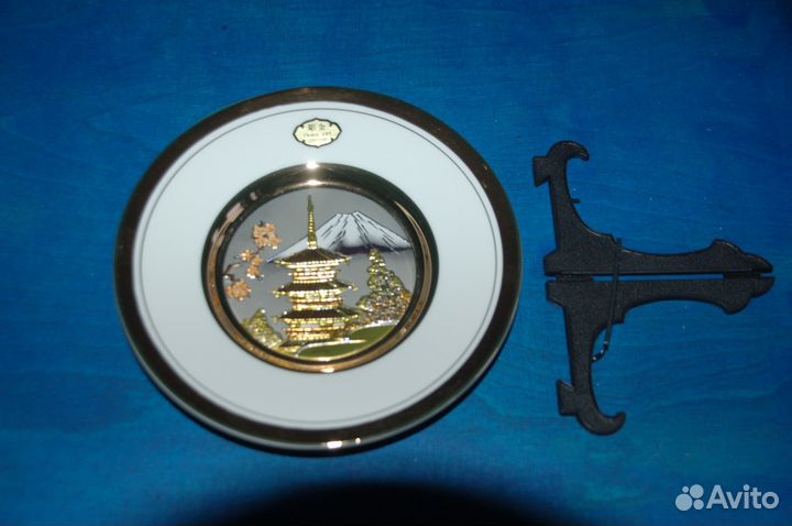 Декоративная тарелка 15 см(золотая кайма, Япония)