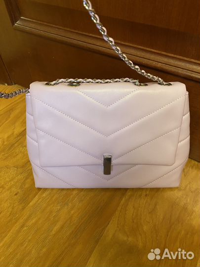 Новая сумка на цепи лавандовая