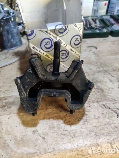 Подушка двигателя mercedes