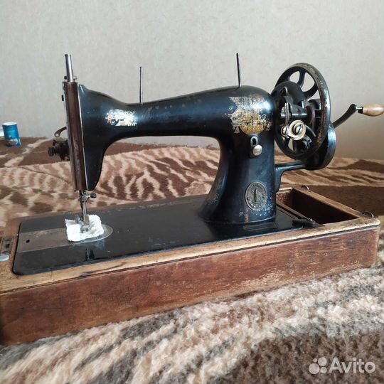 Швейная машина Singer