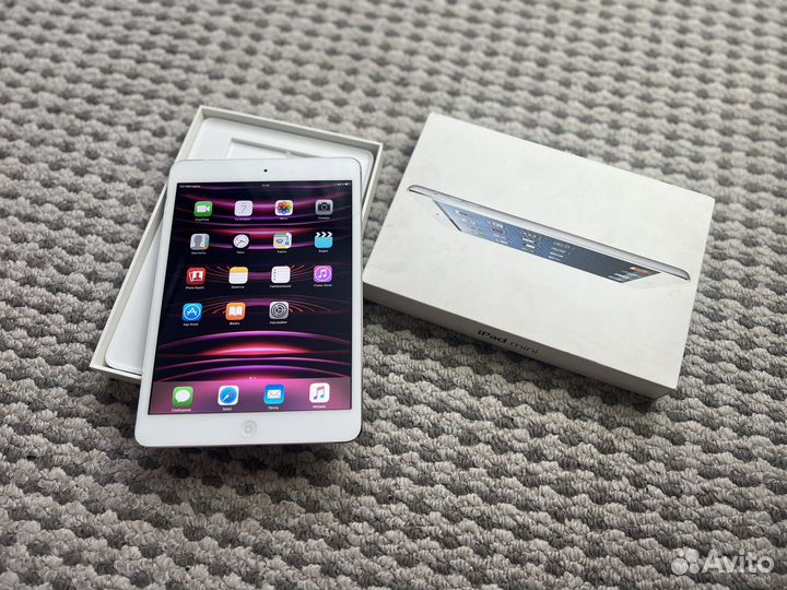 Apple iPad mini на 32 гб с полной комплектацией