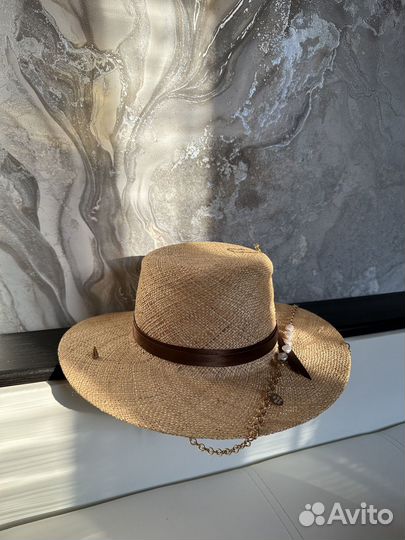 Соломенная шляпа канотье