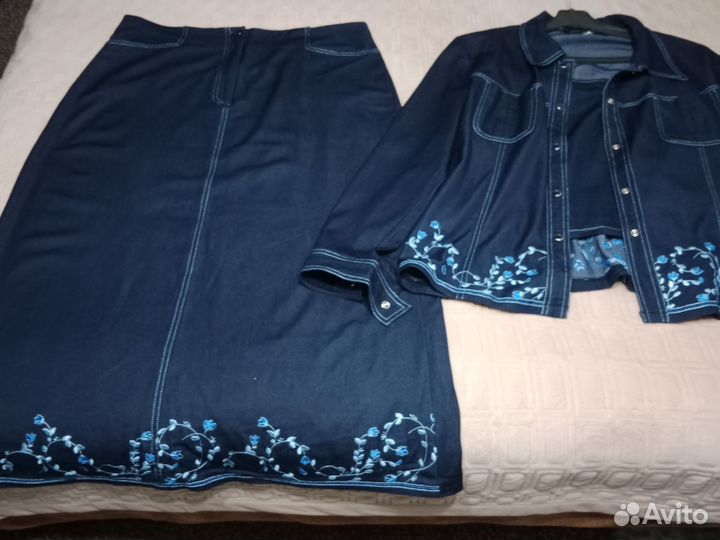 Костюм женский с вышивкой