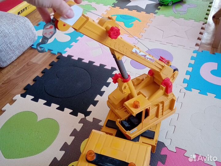 Машина кран Bruder