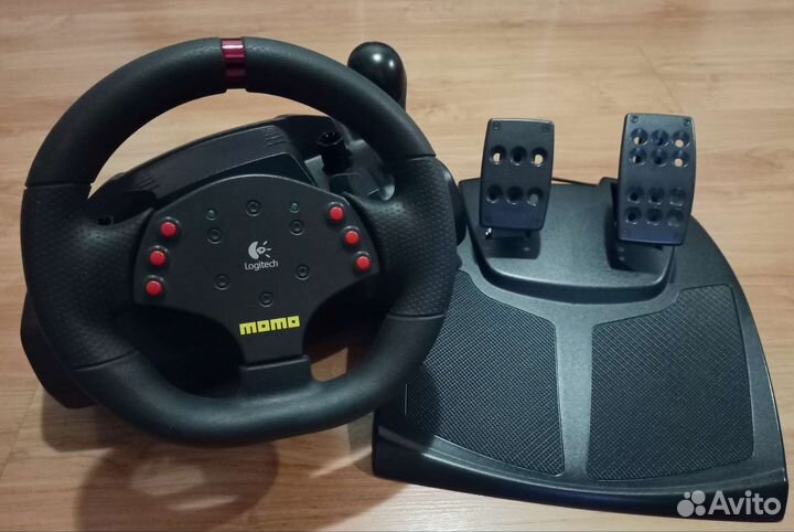 Руль Logitech Momo Racing
