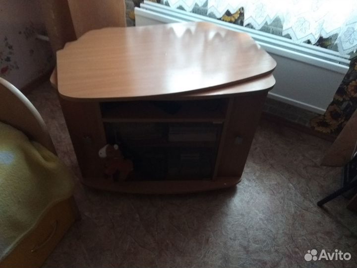 Тумбочка под телевизор