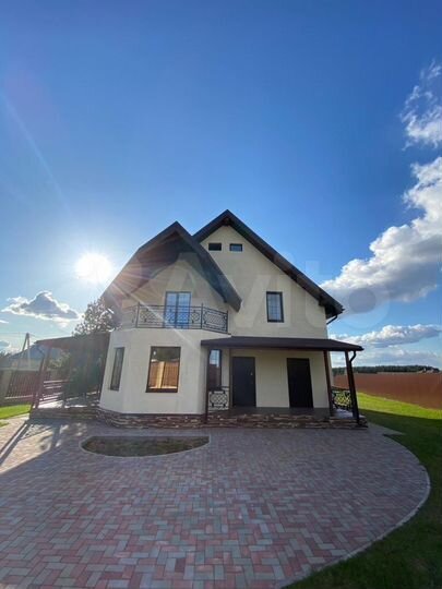 Коттедж 207 м² на участке 15 сот.