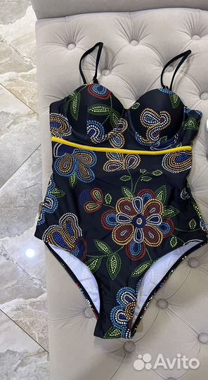 Купальник женский слитный новый