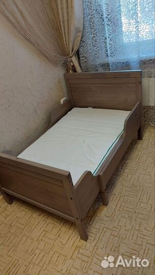 Кровать