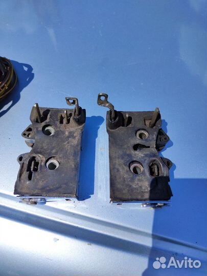 Замки задних дверей audi 80 хромированные