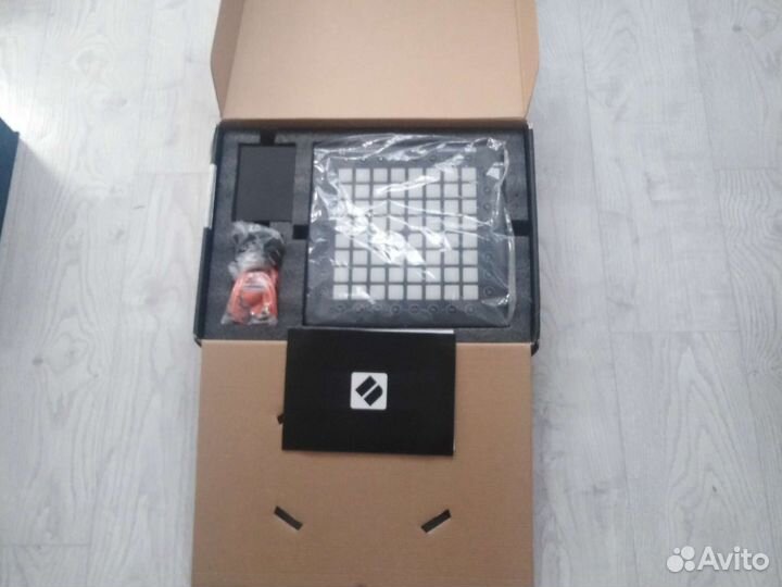 Лаунчпэд Novation Launchpad Pro