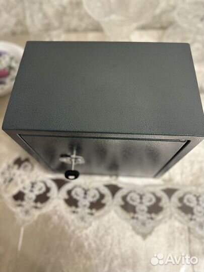 Сейф металлический новый