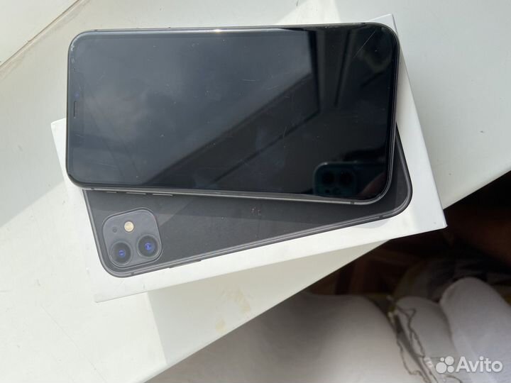 iPhone 11, 64 ГБ