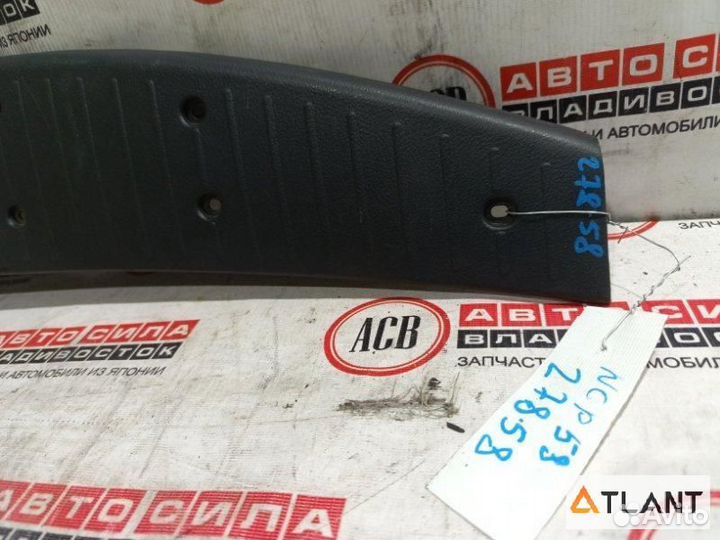 Пластик замка багажника toyota succeed