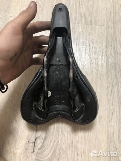 Велозапчасти. седло, штыри подседельные