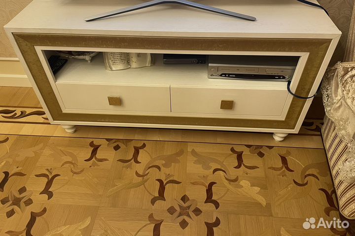 Тумба под телевизор
