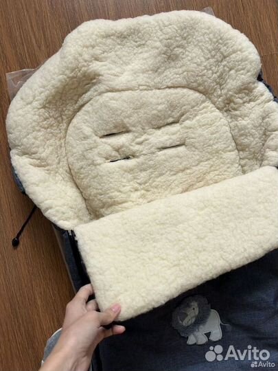 Зимний меховой конверт в коляску