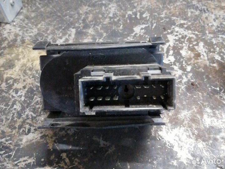 Блок света Форд Фокус 2