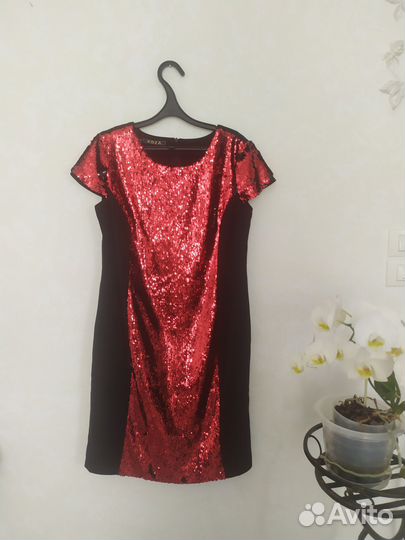 Платье с пайетками р-р 50 стрейч