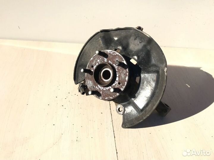 Кулак передний правый Honda Civic 5D 2012