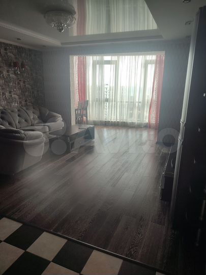 2-к. квартира, 65 м², 10/14 эт.