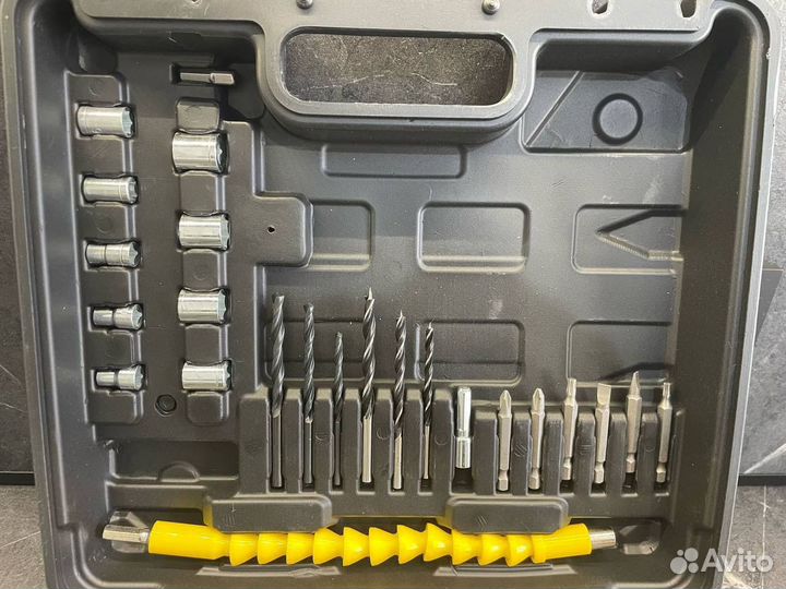 Шуруповерт dewalt 18v