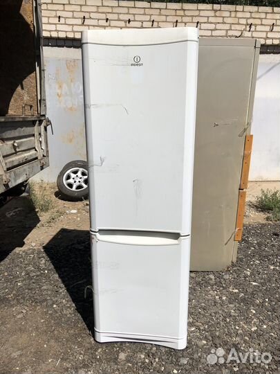 Холодильник indesit