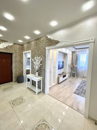 2-к. квартира, 73 м², 9/10 эт.