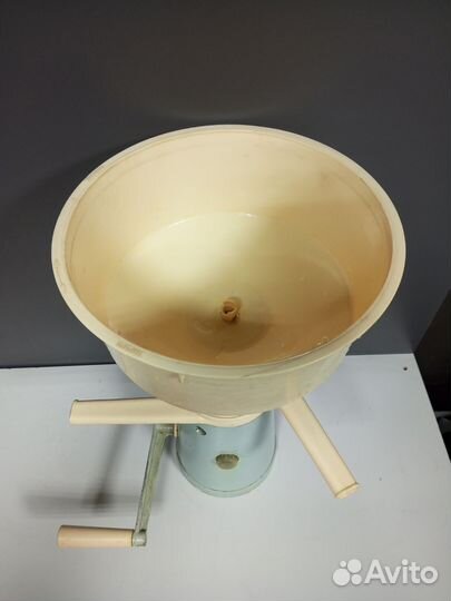 Сепаратор для молока ручной